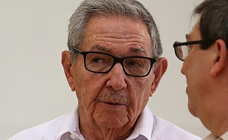 Twitter, Raul Castro'nun hesabını askıya aldı