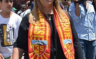 Kayserispor'da Berna Gözbaşı yeniden başkan seçildi