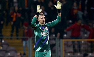 Muslera, Galatasaray'ı sırtlıyor