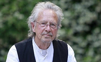 Nobel Edebiyat Ödülü'nün Peter Handke'ye verilmesine tepki