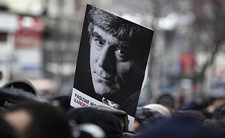 Gazeteci Hrant Dink Agos gazetesi önünde anıldı