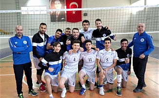 Seyhan, Voleybol’da Çifte Sevinç Yaşadı