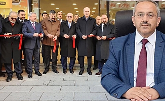İlahiyatçı hoca “Açılış duasını hiç bilmiyorum” dedi; AKP’liler şaşkınlık yaşadı