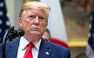 Trump, azil sürecinde kendisine karşı ifade veren hükûmet yetkililerini görevden almaya başladı