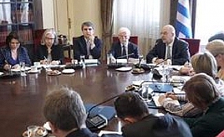 Yunan Dışişleri Bakanı, sığınmacılarla ilgili toplantı yaptı