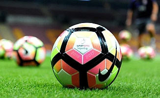Almanya'da Futbol Maçları 6 Ay Seyircisiz Oynanabilir!