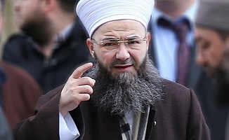 Cübbeli Ahmet'ten bayram namazını cemaatle kılacağını söyleyen Alparslan Kuytul'a yanıt