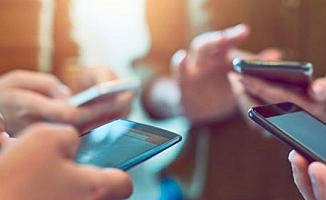 Mobil operatörler bayramın ilk gününde çökme noktasına geldi