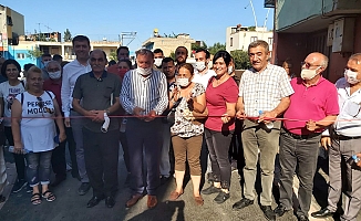 Başkan Akay, tamamlanan sokakları halkla açtı