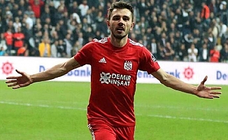 Galatasaray, Emre Kılınç'la 4 yıllık Sözleşme İmzaladı