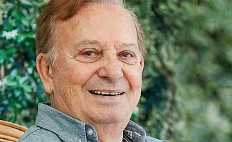 'Huysuz Virjin' Karakteriyle Tanınan Seyfi Dursunoğlu Hayatını Kaybetti