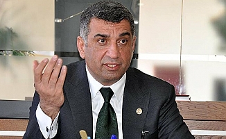 Gürsel Erol'dan, AKP'li Vekilin İl Genel Meclisinde Başkanlık Koltuğuna Oturmasına Sert Tepki