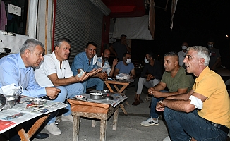 CHP'li Barut ve Sümer, iş bırakan tarım işçileriyle buluştu