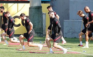 Galatasaray'a iki yıldızdan iyi Belhanda'dan kötü haber!