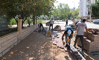 Konyaaltı’nda asfalt, kaldırım ve otopark çalışmaları