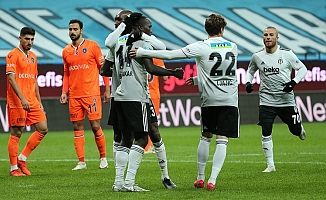 Beşiktaş sahasında Başakşehir'i 3 golle geçti