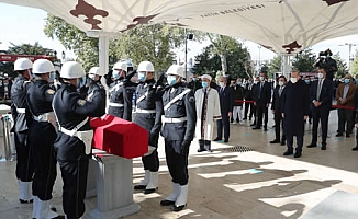 Burhan Kuzu İstanbul'da Toprağa Verildi