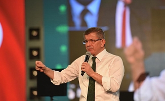 Davutoğlu: Cumhurbaşkanlığı hükümet sistemi yozlaşmayı kurumsal hale getirdi