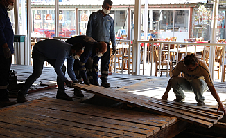 İzmir'de Tsunamide Zarar Gören Balık Hali ve Balıkçılar Çarşısı Yenileniyor