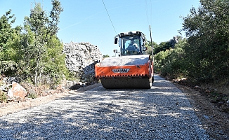 Konyaaltı Belediyesi’nden kırsala asfalt