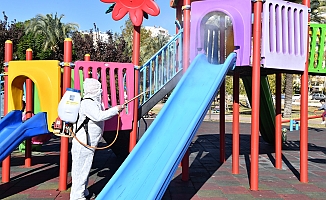 Taksi durakları, parklar ve camiler dezenfekte ediliyor