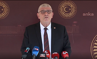 ''Ümit Özdağ, kendisine pazar arayan bir işportacı gibi davranıyor''