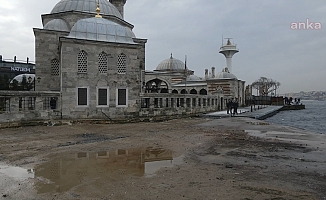 Tarihi camii ve İstanbullunun güvenliği için önlem alındı