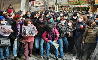 Avcılar'da kadınların '8 Mart sergisine' polis engeli