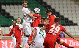 Beşiktaş yarı finale yükseldi