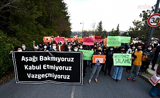Boğaziçi Üniversitesi öğrencileri kampüs içinde yürüyüş düzenledi
