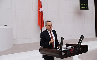 CHP'li Zeybek: "Kum hırsızlığında adı geçen meclis üyeleri istifa etmeli"