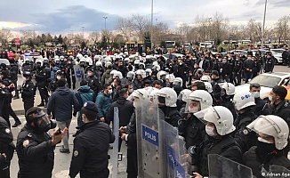 Kadıköy'deki Boğaziçili öğrencilerin eylemine polis müdahale etti