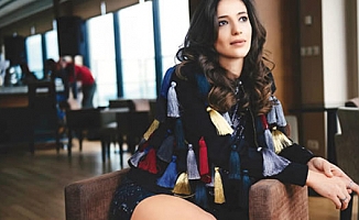 Nihal Yalçın'ın 'sanal cinsel ilişki' pozu olay oldu