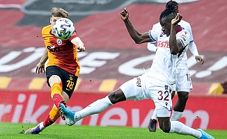 Galatasaray, Trabzonspor'la puanları paylaştı