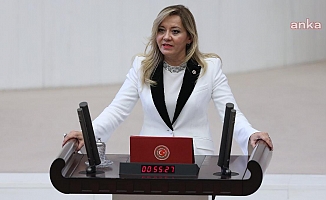 İYİ Parti'li Aylin Cesur: "Aşı randevularının iptal kararını bir gecede ne bozmuştur?"