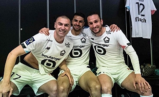 Lille'den Türk bayraklı Burak, Yusuf ve Zeki paylaşımı