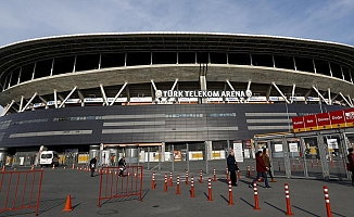 Stada girmek isteyen Galatasaray taraftarına polis müdahale etti