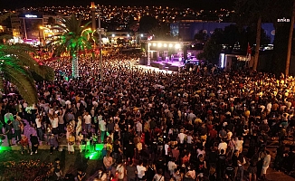 Hatay’ın ana vatana katılış festivali Kıraç konseri ile başladı