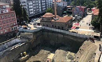 Tarihi binaların ortasına yapılan inşaatta ‘patlayıcı kullanıldı’ iddiası