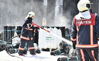 Mansur Yavaş'tan Kadın İtfaiyecilere Destek: Her Daim Yanınızda Olacağım