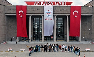 Ankara Büyükşehir'den Başkent'e okumaya gelen öğrenciler için kent gezisi