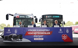 İBB'nin Metrobüs Filosuna 160 Araç İçin İmzalar Atıldı