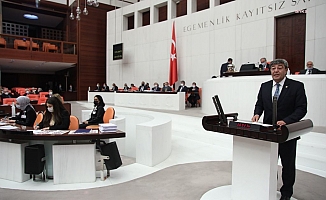 İYİ Partili Ataş: “Ekonomisi ‘yüzde 21,7 büyüyen’ ülkede, esnaf belediyeyi basmaz, açız demez"