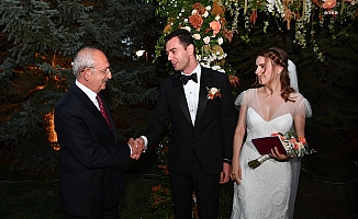Kılıçdaroğlu, Victoria ve Cenap çiftinin düğün törenine katıldı