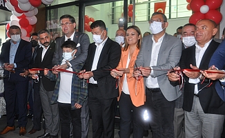 Veli Ağbaba: Birileri 3-5 maaş alırken kimileri  evine ekmek götüremiyor