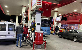 Bu gece benzine 52, motorine 50 kuruş zam