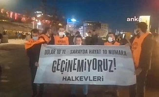 Taksim'de dolar protestosu:  “Dolar 10 TL – Sarayda Hayat 10 Numara”