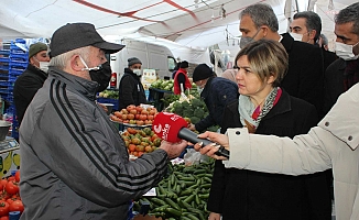 CHP'li Böke, İstanbul'da pazarın nabzını tuttu: "İşler çok kötü, her şey ateş pahası"