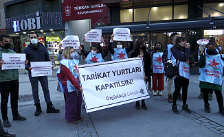 İzmir'de öğrencilerden "Tarikat yurtları kapatılsın" eylemi