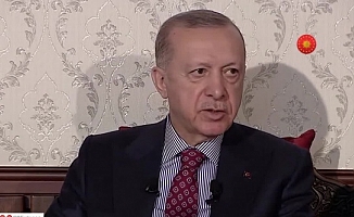 Erdoğan'dan tavsiye: “Her akşam yatarken manda yoğurdu. Manda yoğurdu hakikaten kalitedir çok iyidir. İçine Medine hurması doğrarım. Kestane balı ve yulaf ezmesi atarım"